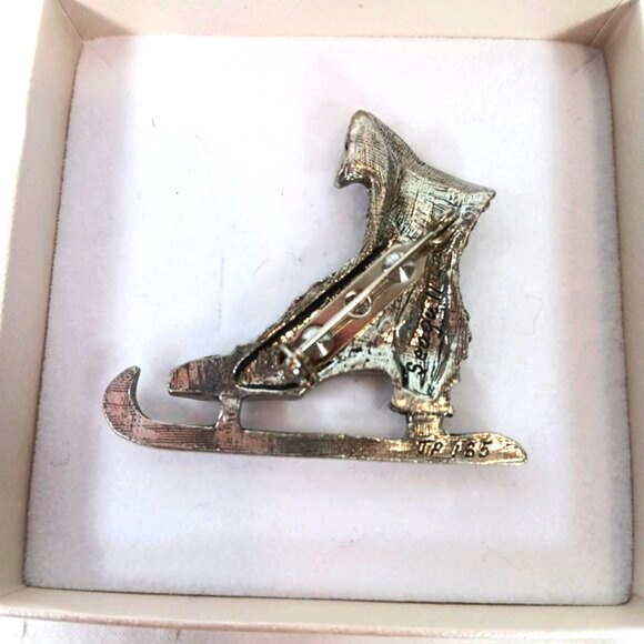 Seagull Pewter Figure Skate Brooch - Picture 6 of 16